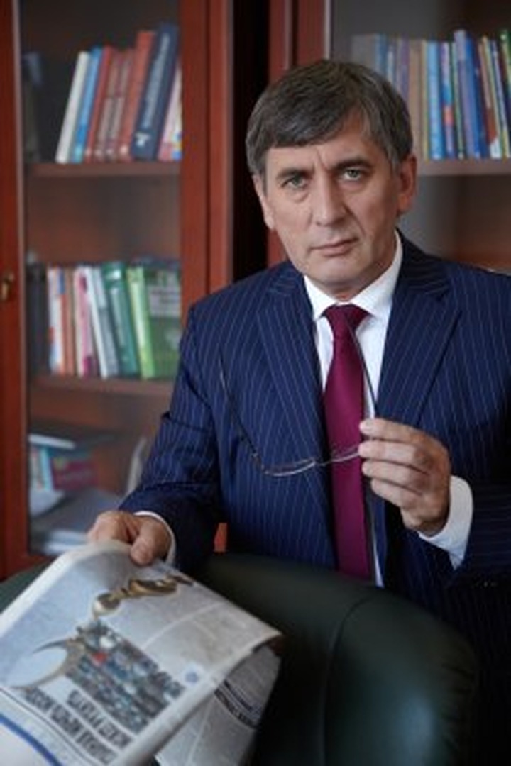 Хасавов уехал от преследователей в Европу