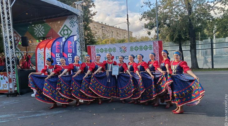Хороводы, игры и показ мод: в Москве прошёл Всероссийский этнографический фестиваль - Национальный акцент
