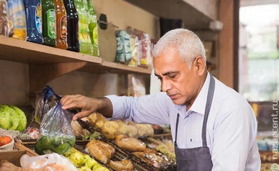 В 2026 году торговать алкоголем и сигаретами мигранты смогут только в одном регионе России