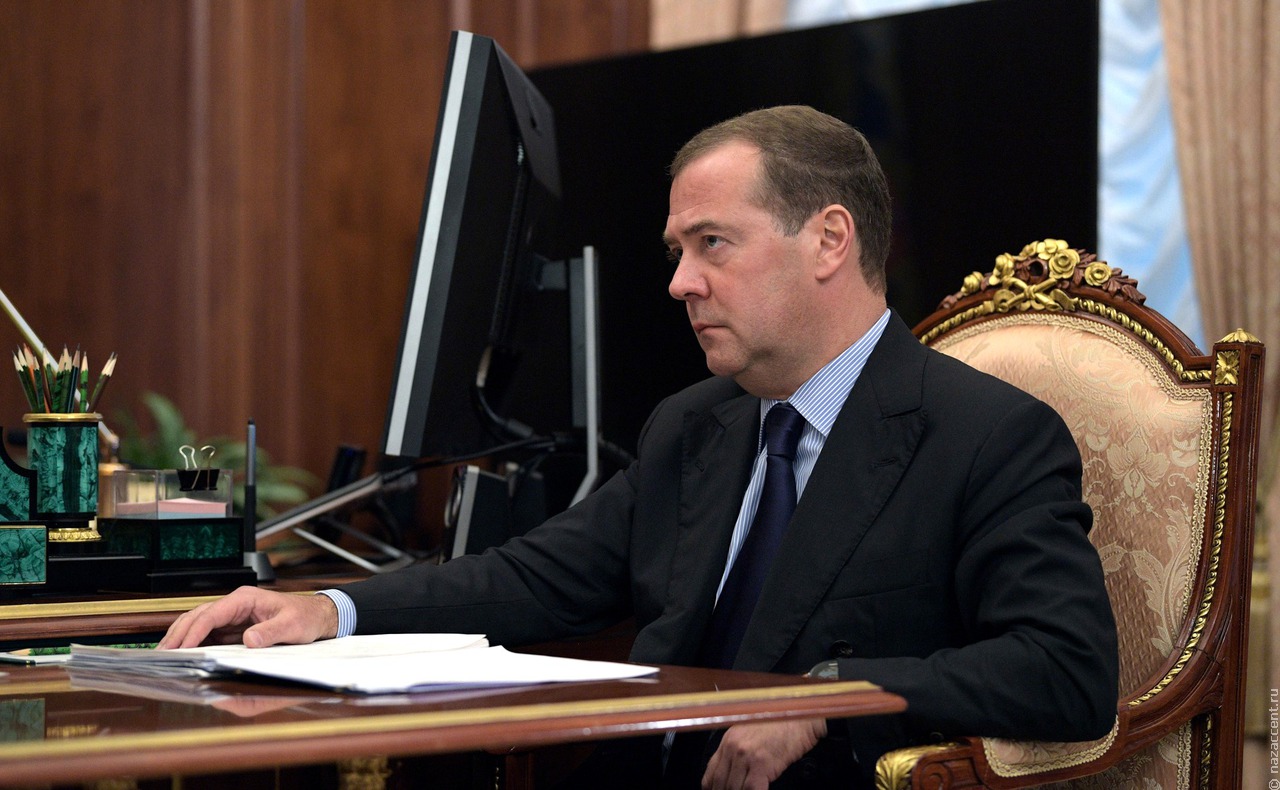 Дмитрий Медведев призвал заниматься адаптацией трудовых мигрантов