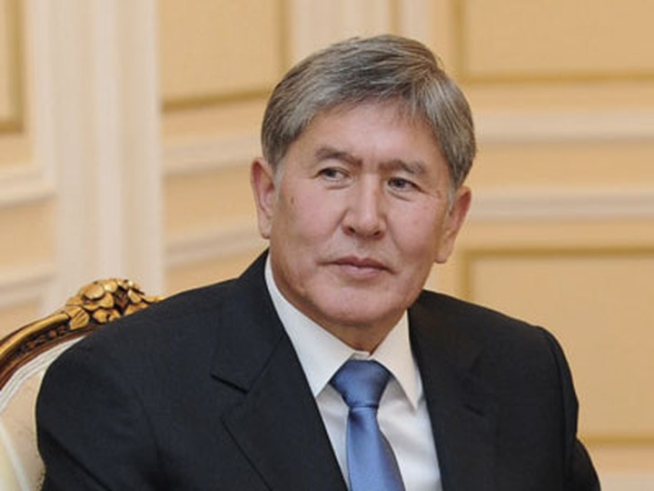 Президент Киргизии призвал трудовых мигрантов найти работу на родине