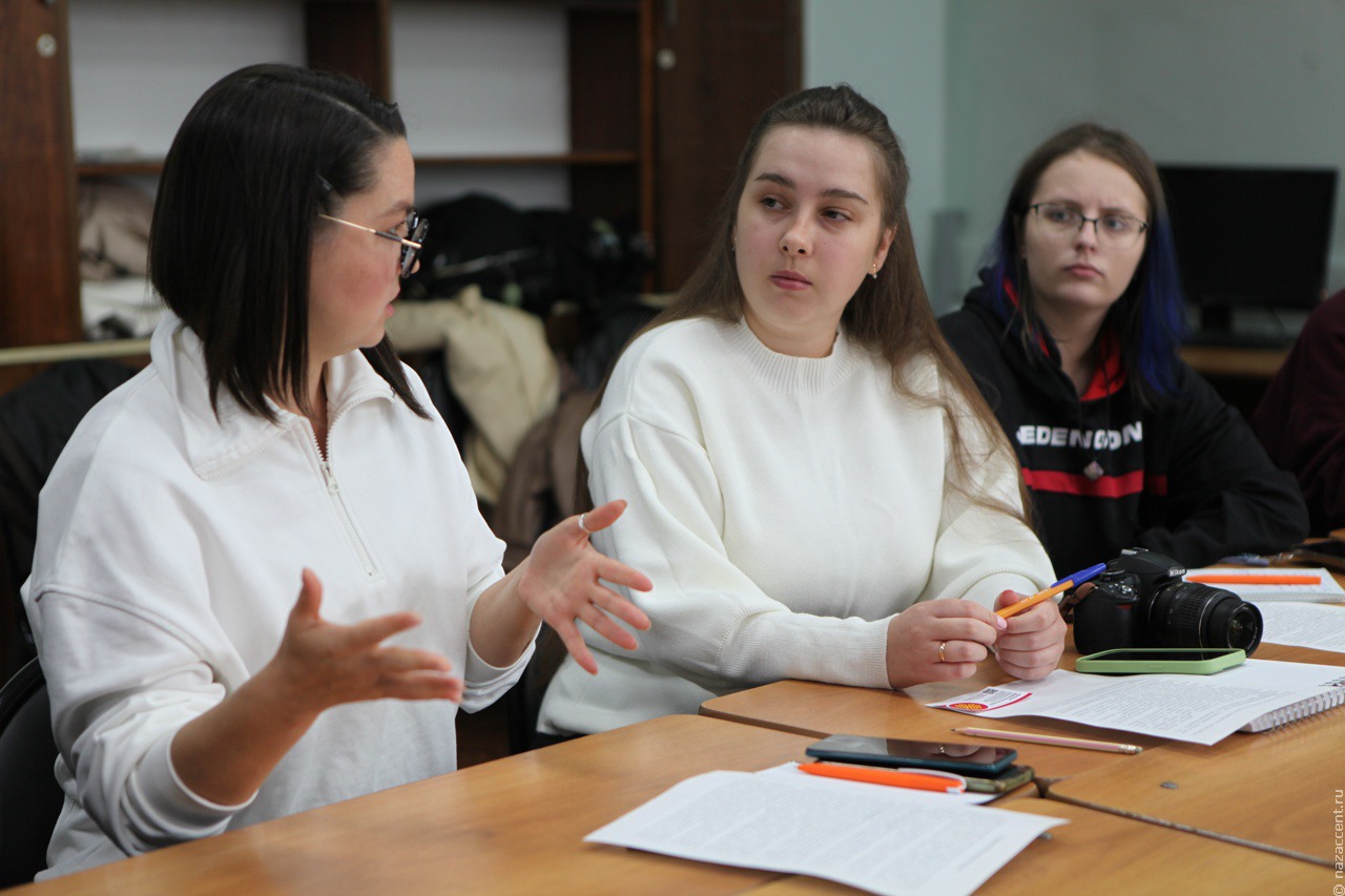 ПОГРУЖЕНИЕ В ЧУВАШСКУЮ КУЛЬТУРУ: УНИКАЛЬНАЯ ВСТРЕЧА В ШКОЛЕ МЕЖЭТНИЧЕСКОЙ ЖУРНАЛИСТИКИ