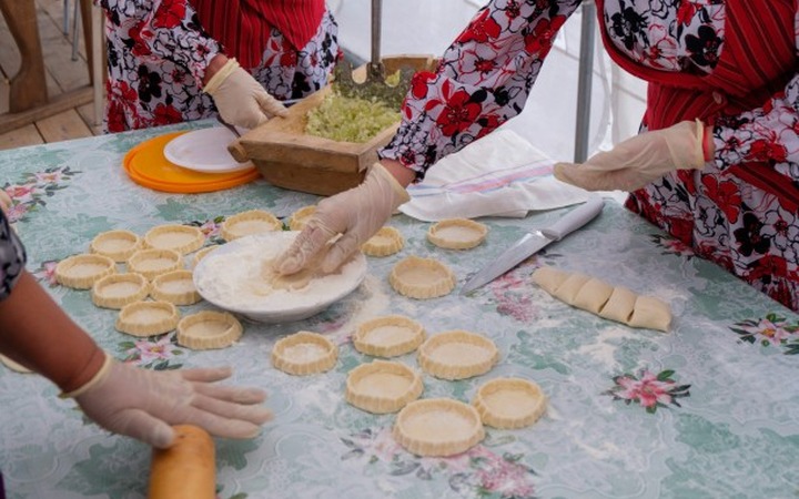 Ржаными калитками и щами из конопли угостили на "ШаньгаФесте" в Коми