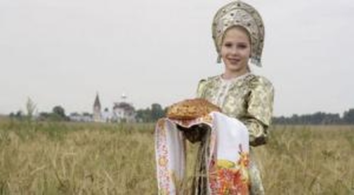 В Кургане вспоминают русские традиции