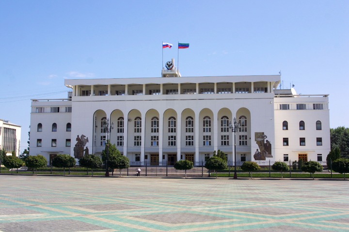 Совет старейшин Дагестана обеспокоен агрессией из-за спектакля "Охота на мужчин"