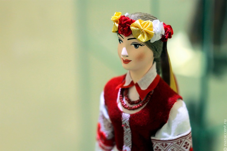 Куклы в национальных костюмах на "Живом источнике" - Национальный акцент