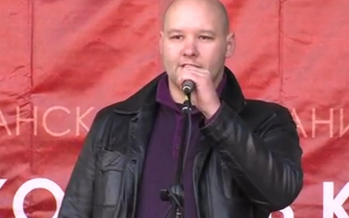 Даниил Константинов призвал русских националистов не бить дворников, а заняться политикой