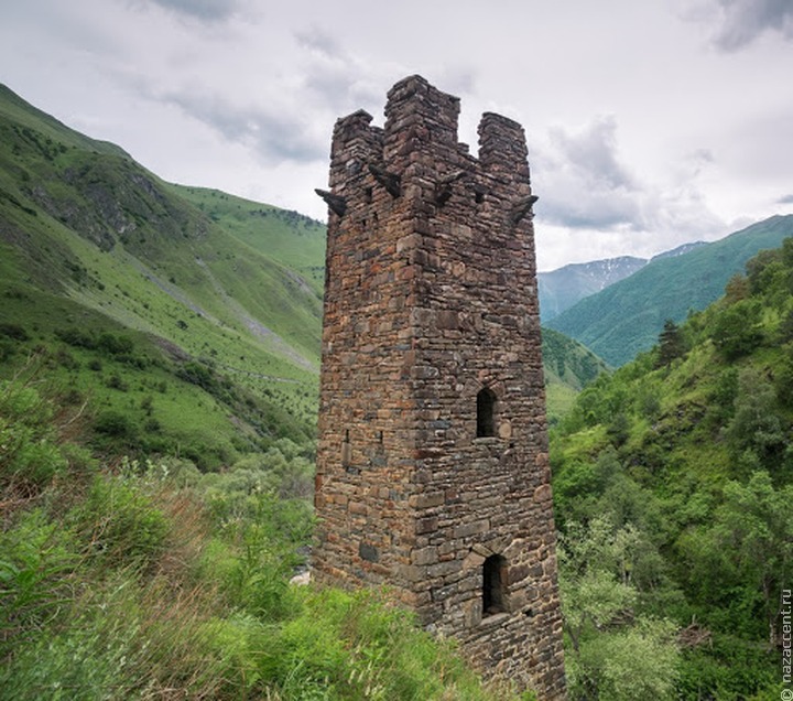 В Чечне отреставрируют средневековую боевую башню