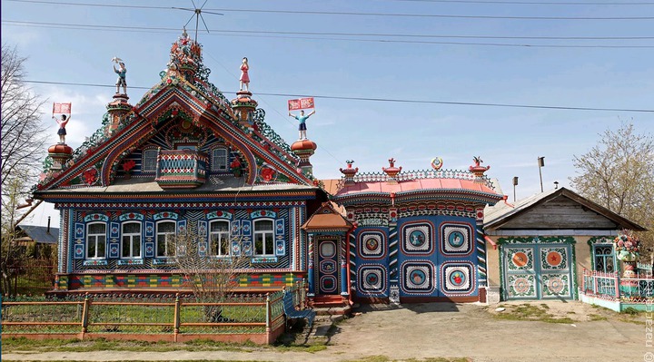 Деревянное царство и храм всех религий: регионы России соревнуются в самых необычных арт-объектах