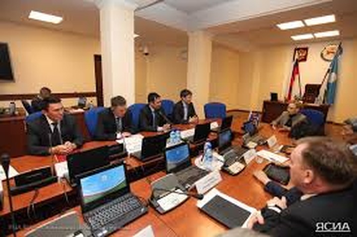 В Якутии создали комиссию по переводу вывесок на родные языки