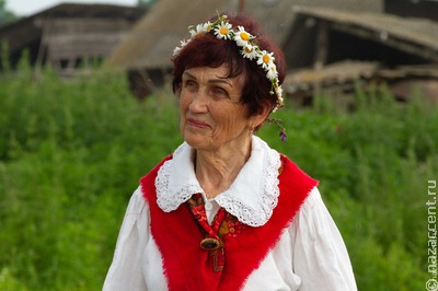 Эстонцы Крыма посетили старинные дома и возложили цветы к мемориалам на Дне эстонской культуры