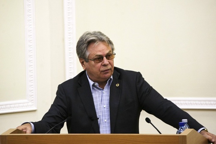 Академик Тишков: У человека может быть два родных языка