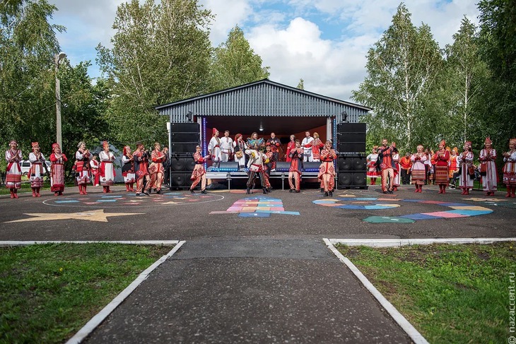 VIII Межрегиональный фольклорный праздник "Шумбрат!" в Мордовии - Национальный акцент