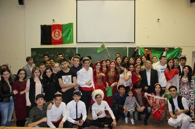 Таджикская свадьба и афганский боевой танец – в ПсковГУ отметили Навруз