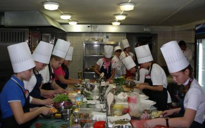 Гастрономический фестиваль собрал юных мастеров коми-пермяцкой кухни