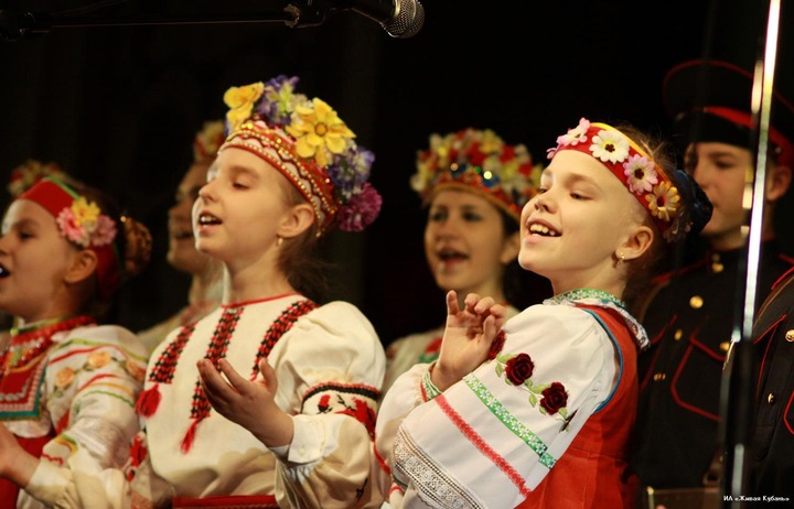 В Краснодаре стартует фестиваль "Кубанский казачок"