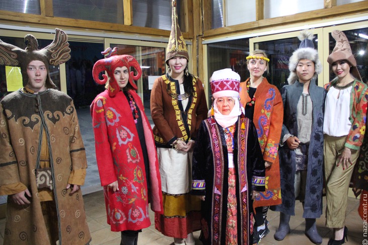 Казахская этномода на форуме "Байкал 2020" - Национальный акцент