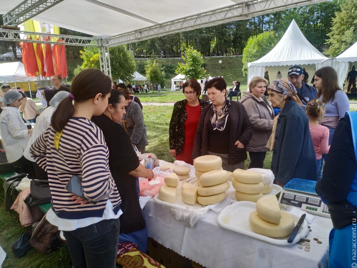 Фестиваль осетинских пирогов во Владикавказе - Национальный акцент