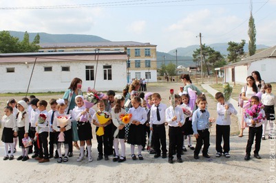 В Дагестане накажут замдиректора школы, не пускавшего учениц на занятия без косынок