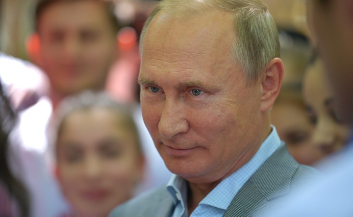 Путин призвал возродить программу сохранения национальных языков на современной основе