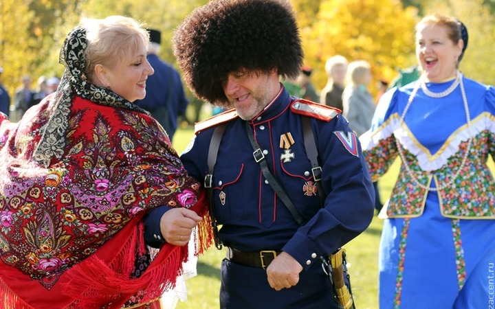 Казаки посоревнуются в танце с оружием на шермициях в Дагестане
