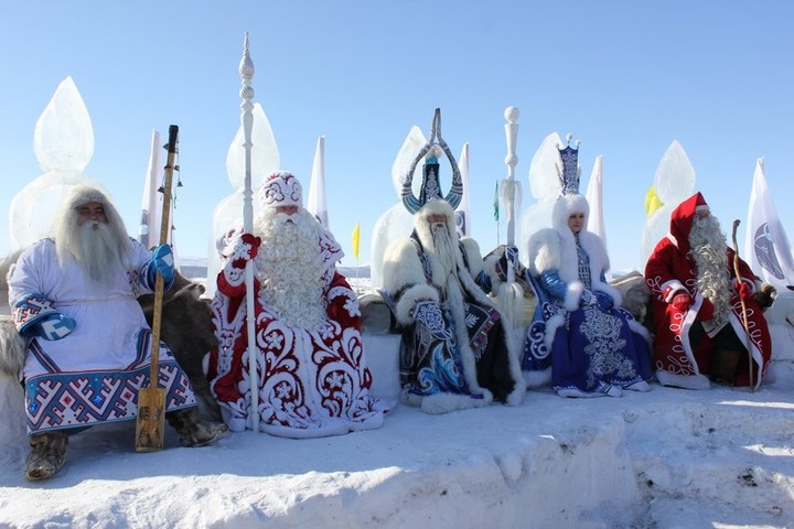Деды Морозы и Снегурочки соберутся на съезд в новогодней столице России