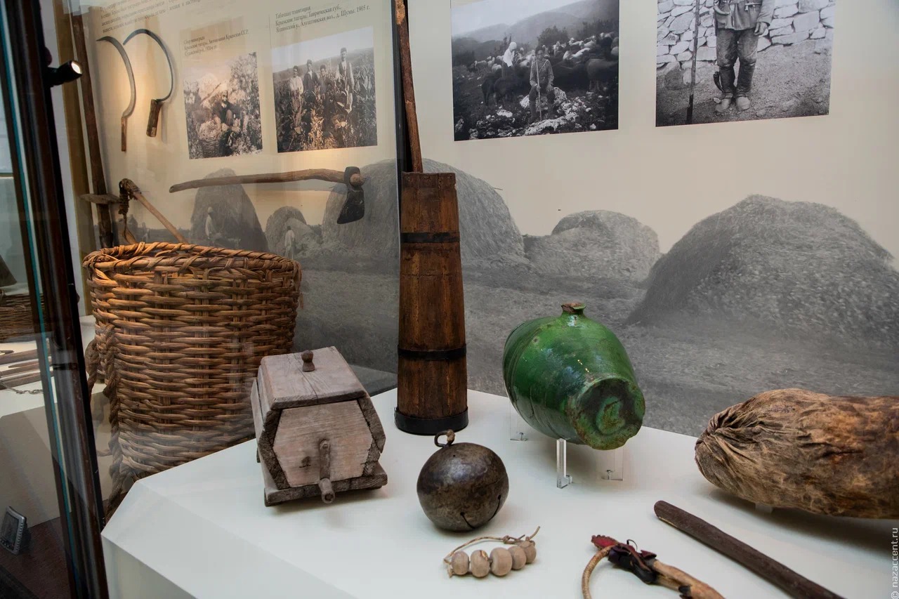 В Санкт-Петербурге открылась выставка "Народы Крыма"