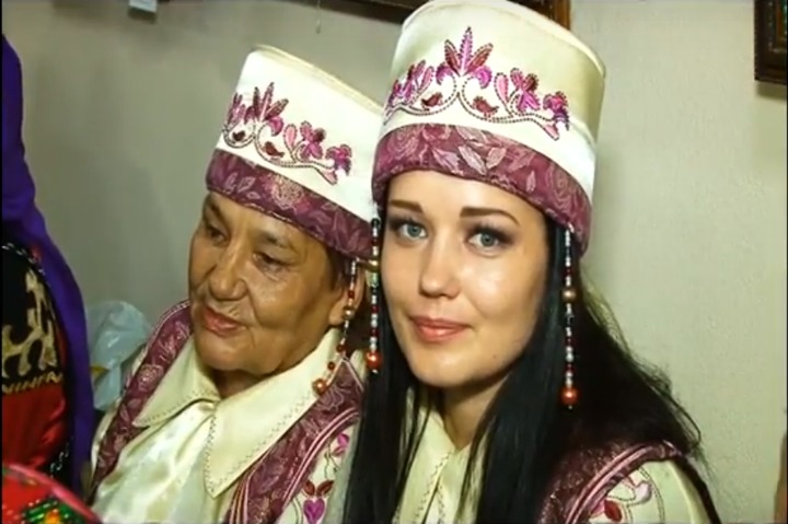 В Саяногорске хакасские женщины почтили Богиню Ымай