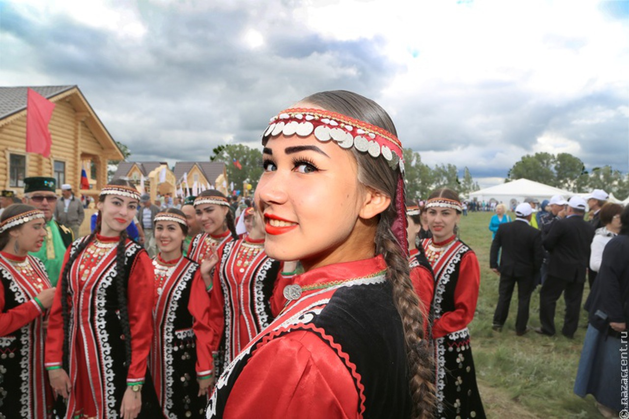 Башкирским чиновникам подобрали этнолуки для официальных мероприятий