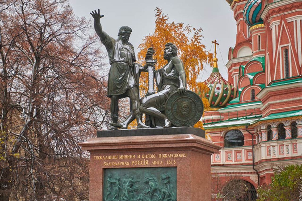 Памятник Минину и Пожарскому в Москве отреставрировали ко Дню народного единства