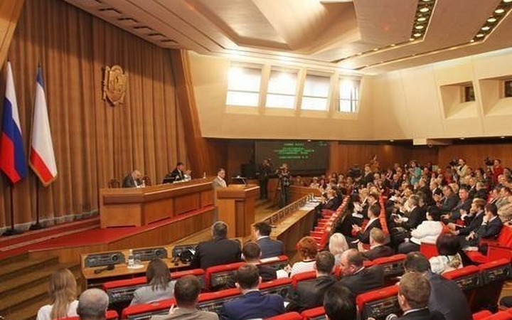 В Госсовете Крыма отказались делать украинский или крымскотатарский языки обязательными в школе
