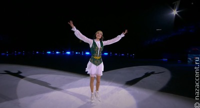 Алина Загитова в национальном костюме выступила с татарским номером