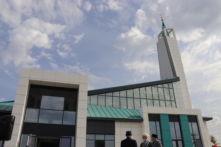 В Набережных Челнах открыли мечеть в стиле хай-тек