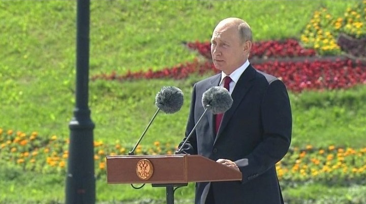 Путин поздравил Лукашенко с Днем независимости Республики Беларусь