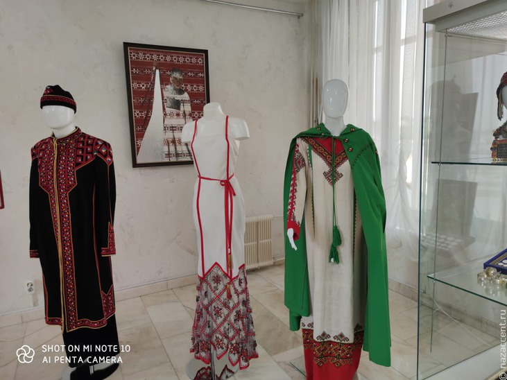 Выставка национального костюма "Золотая россыпь веков" в Чувашии - Национальный акцент