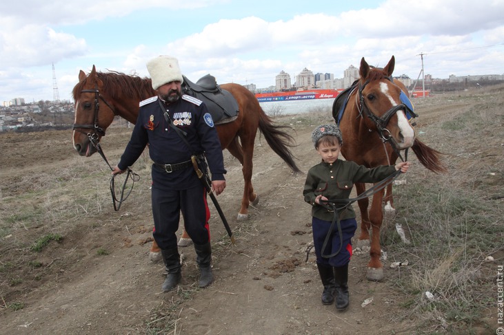 Старт казачьего конного перехода из Волгограда в Севастополь - Национальный акцент
