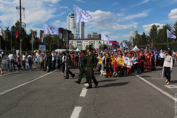 Парад дружбы народов России в Самаре - Национальный акцент