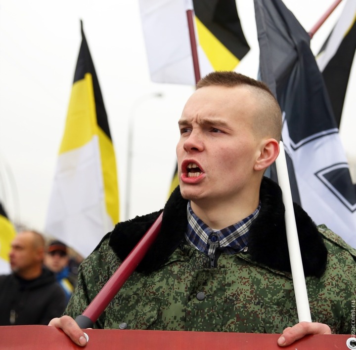Участникам "Русского марша" запретили призывать к освобождению Демушкина