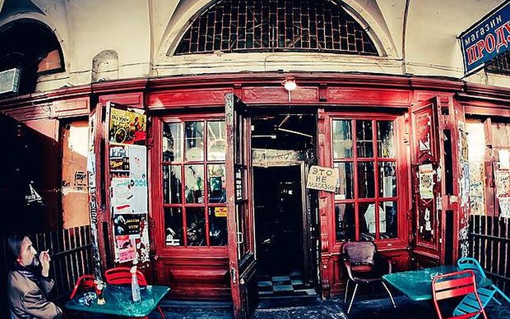 ОМОН проверил ночные клубы в центре Петербурга после массовой драки с применением оружия