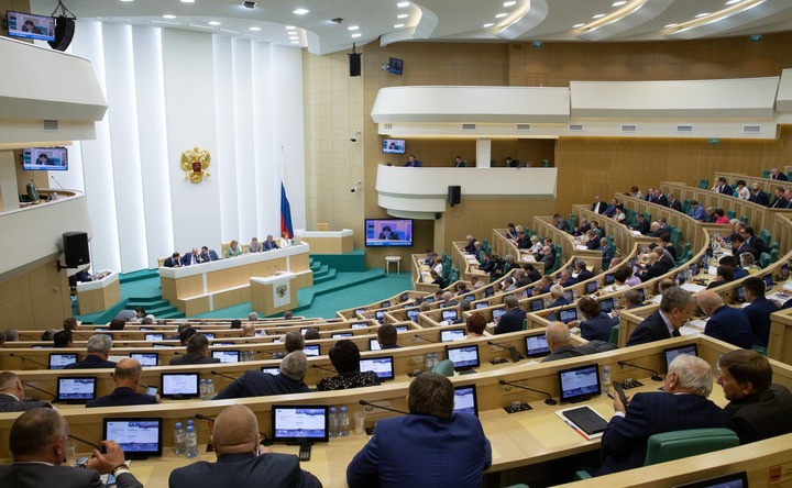 Совет Федерации одобрил закон о свободном выборе родного языка