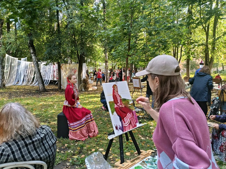 Хороводы, игры и показ мод: в Москве прошёл Всероссийский этнографический фестиваль - Национальный акцент
