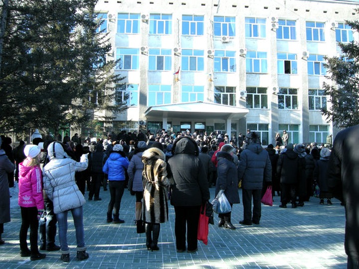 В Амурской области после смерти двух детей горожане потребовали выдворить из города цыган