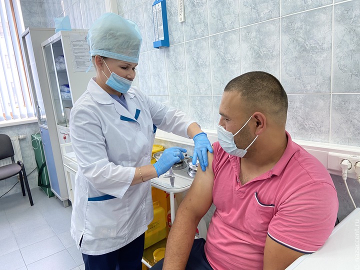 В Московской области открыли пункт вакцинации для мигрантов