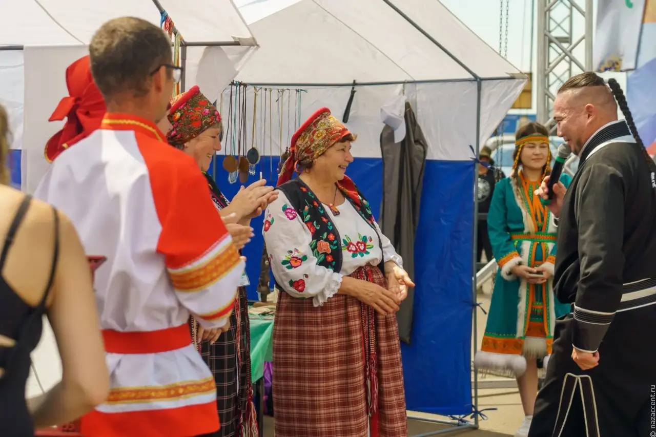 Познакомиться с культурой народов, живущих на берегах Байкала, можно на выставке в Иркутске