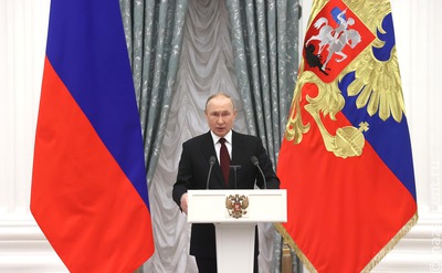 Путин призвал укреплять и развивать многонациональный русский мир