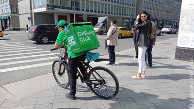 В Санкт-Петербурге мигранты больше не могут работать курьерами