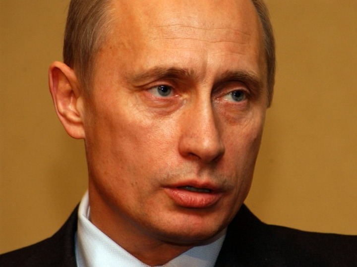 Путин предложил следить за мигрантами с помощью "умных камер"
