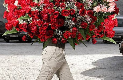 Мужчине нужно дарить цветы