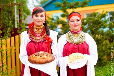 Русский праздник "Каравон" отметили в Татарстане народными забавами и хороводом