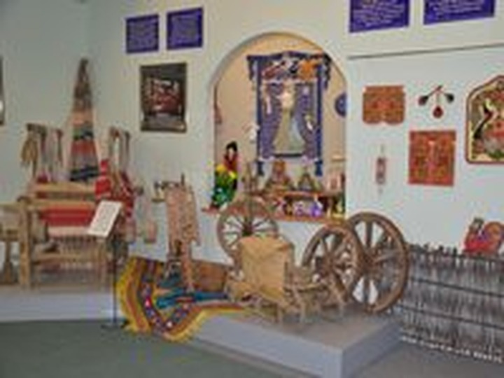 В Барнауле открылась выставка традиционных русских ремесел
